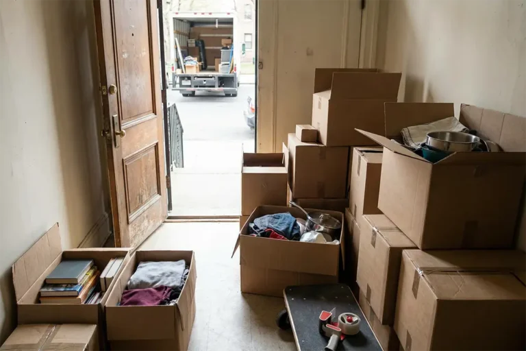 Emergency Moves Made Easy With Boxes in London, offering same day delivery, clear pricing, and fast access to packing materials when time is critical.