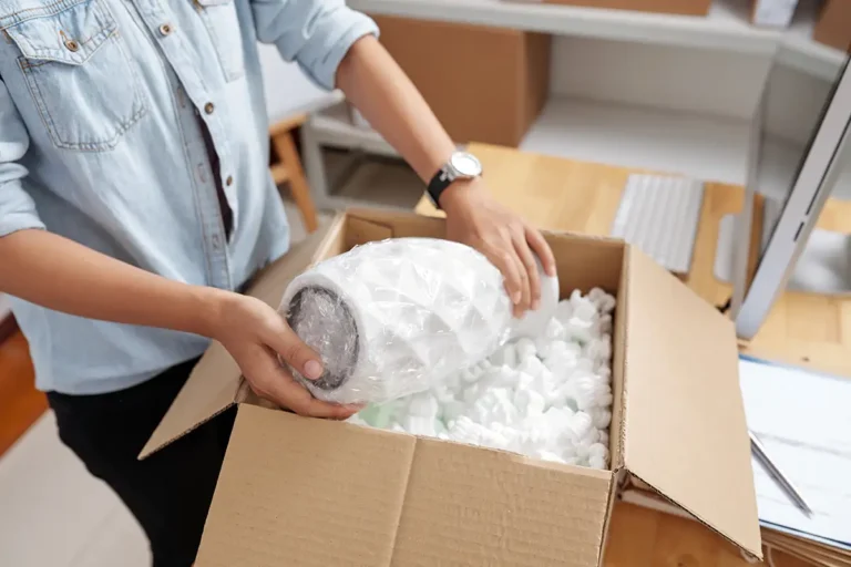 How to Pack Fragile Items Safely Using Cardboard Boxes
